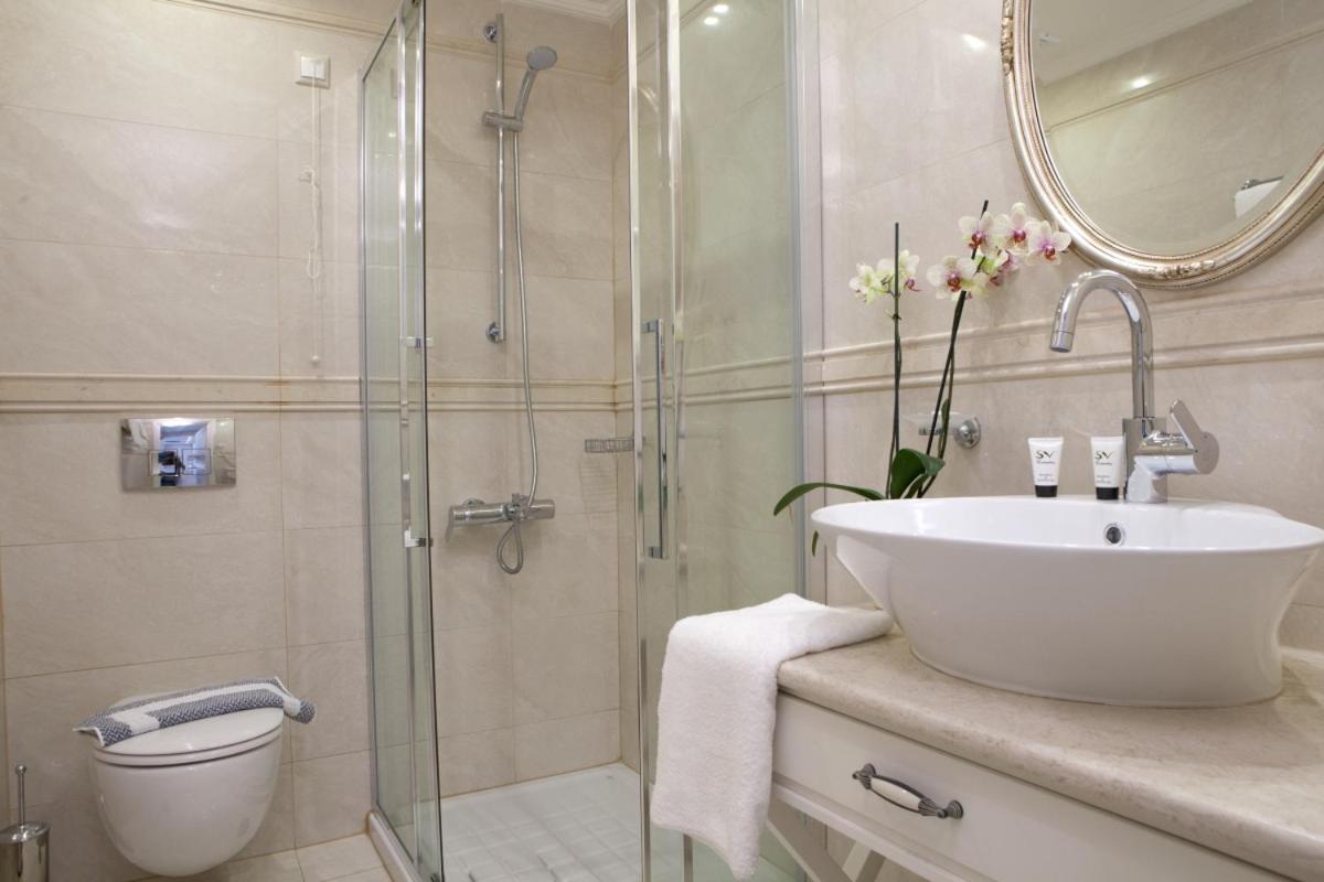 Royal Nidri Hotel Ngoại thất bức ảnh