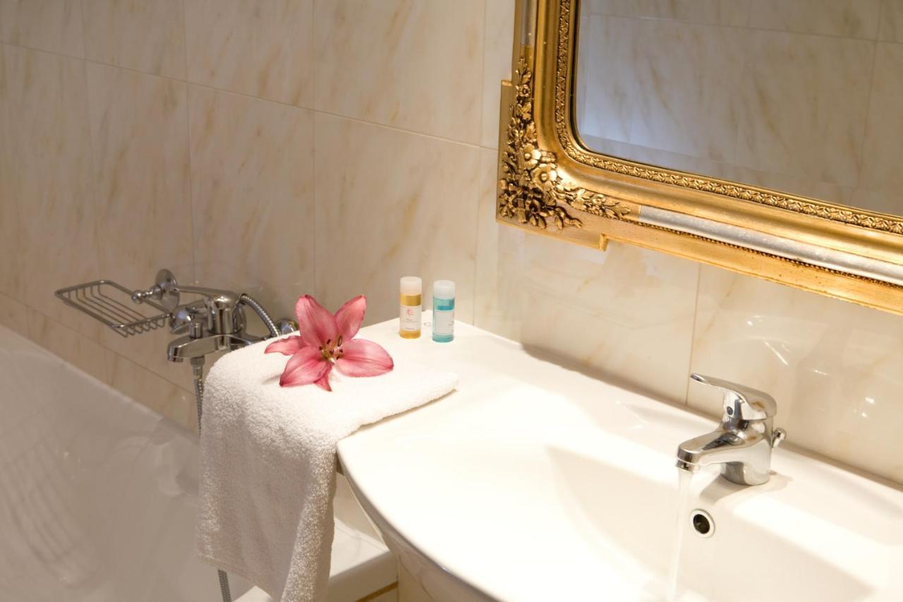 Royal Nidri Hotel Ngoại thất bức ảnh